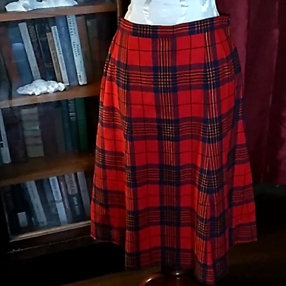 70s red plaid wool Pendleton skirt (waist: 15" flat)